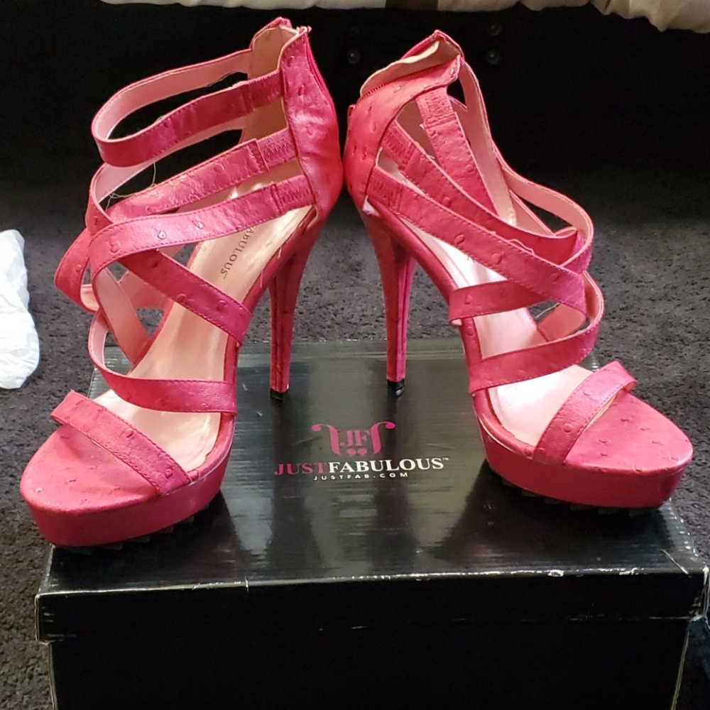 Heels - Picture 2 of 3